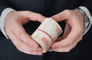 В Приморье директор «зажал» зарплату сотрудникам и попал под «уголовку»