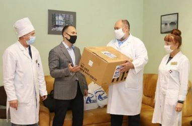 Владивостокской больнице передали партию корейских экспресс-тестов на ковид