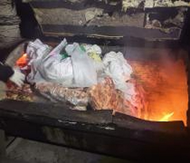 На Сахалине сожгли девять тонн свинины