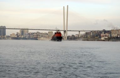 Выяснилось, почему в порту Владивосток горел траулер «Антур»