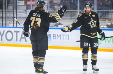 Чтобы победить во Владивостоке, хоккеисты «Нефтехимика» тренировались ночью