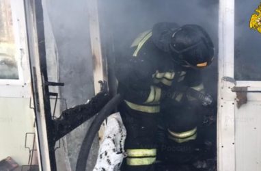 В МЧС рассказали о пожаре на рынке во Владивостоке