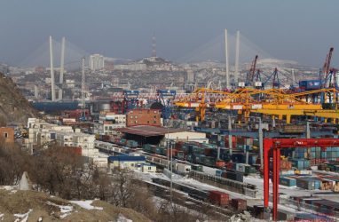 Владивостокский морской торговый порт установил новый рекорд по выгрузке контейнеров