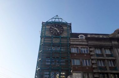 «Биг-Бен» в самом центре Владивостока «застрял» в 2021 году