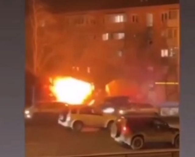 Пылающая бетономешалка пронеслась по Столетию Владивостока, шокировав горожан — видео