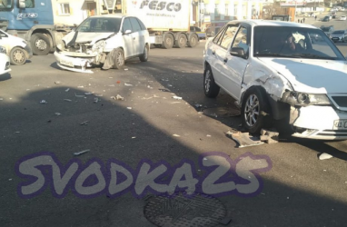 Во Владивостоке в аварию угодила машина с узбекскими номерами