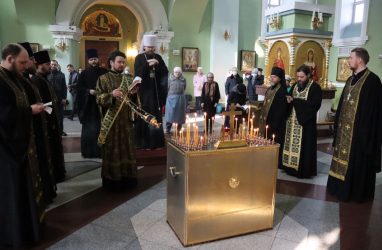 Во Владивостоке молились за восстановление мира