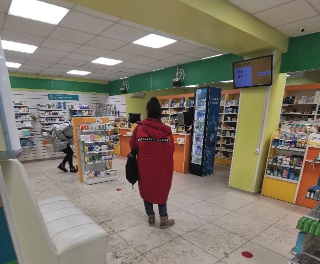 Большие очереди стали образовываться в аптеках Приморья