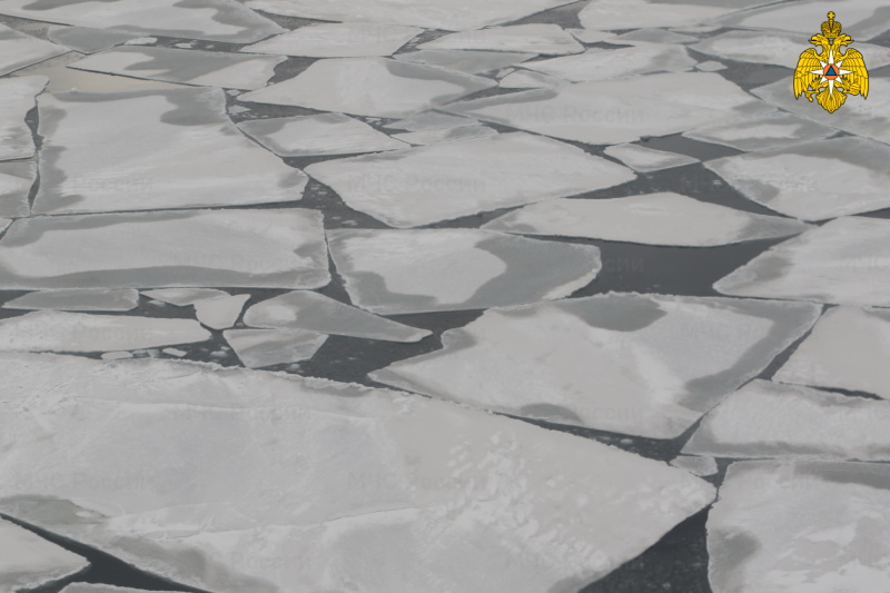 Во Владивостоке двое детей провалились под лёд
