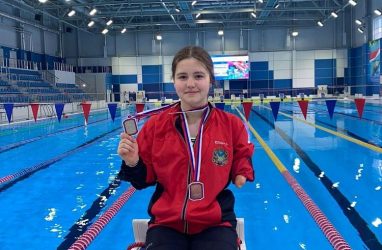 Юная приморская пловчиха выиграла две медали на парачемпионате России