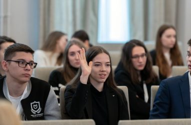 В России студенческие стипендии повысят до 15 тысяч рублей?