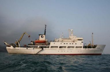 Не нашлось желающих почти за полмиллиарда рублей ремонтировать научное судно из Владивостока