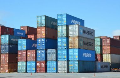 Порт Шанхай продолжает оставаться лидером по перевалке контейнеров в мире
