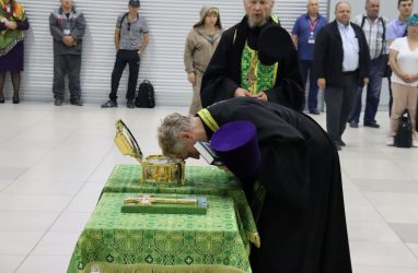 В Приморье встретили ковчежец с мощами святого Сергея Радонежского