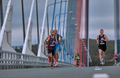 Во Владивостоке 63-летний мужчина пробежал марафон в 42,2 км