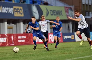 Футболисты «Динамо-Владивосток» проиграли «Сатурну» в матче с тремя удалениями