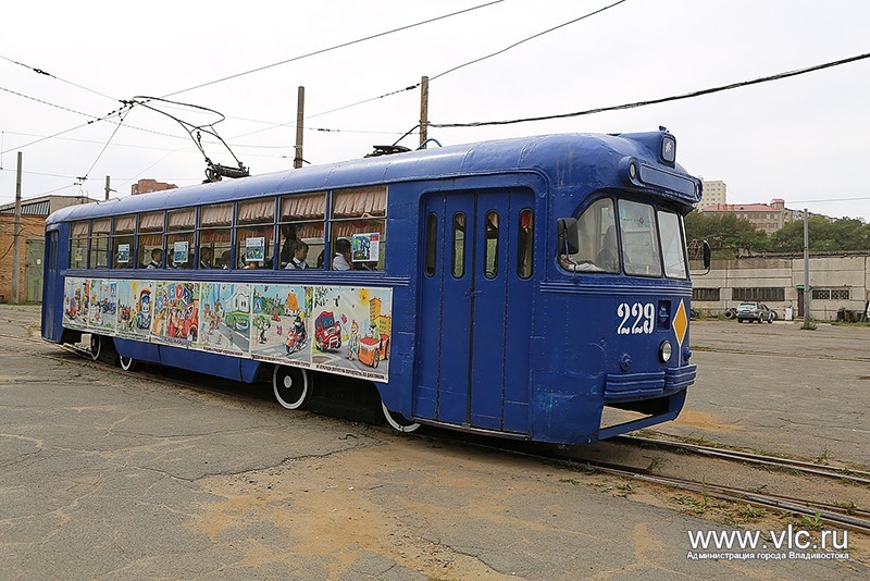 Трамвай РВ3-6М2