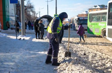 В мэрии Владивостока признают, что техники для уборки снега в городе не хватает