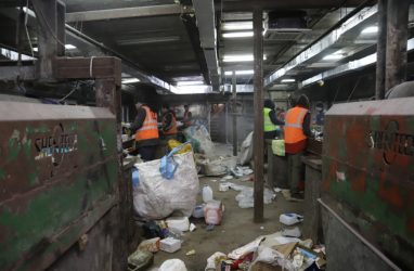 Срок работы устаревших мусорных полигонов продлили. Жителям Приморья не придётся платить за вывоз мусора больше