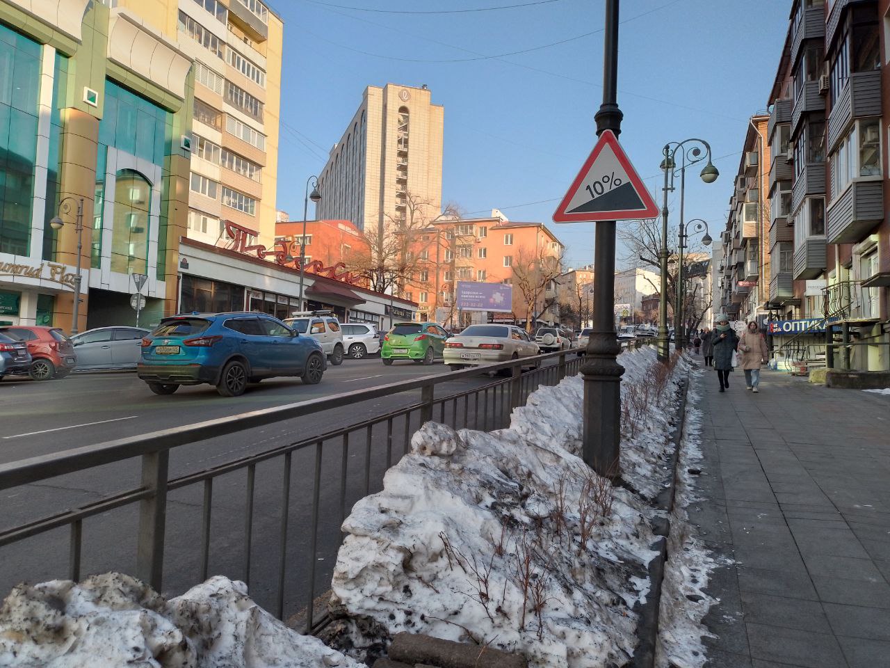 Владивосток, зима, улица Семеновская