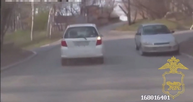 Пьяный водитель пытался уйти от полицейской погони в Приморье — видео