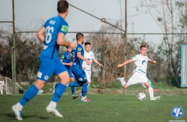 Футболисты «Динамо-Владивосток» и «Сахалинца» забили друг другу шесть голов