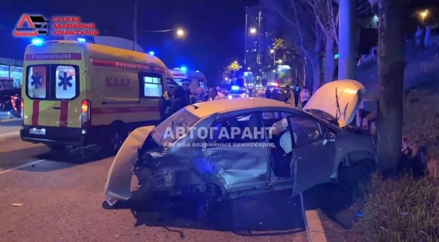 Кошмарная автокатастрофа произошла во Владивостоке. Опубликованы кадры