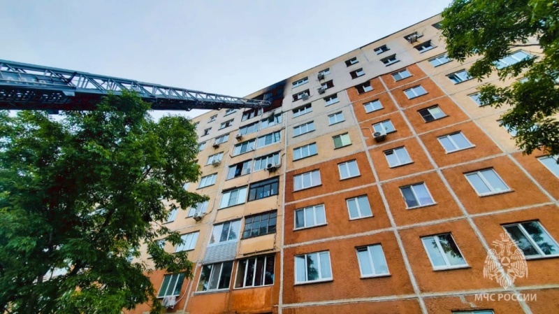 Семья погорельцев, чья квартира сгорела дотла во Владивостоке, обратилась к горожанам