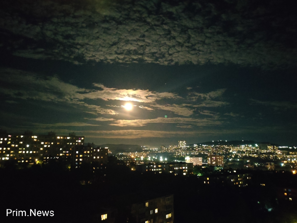 Жители Владивостока пожаловались на гул по ночам, который не даёт спать