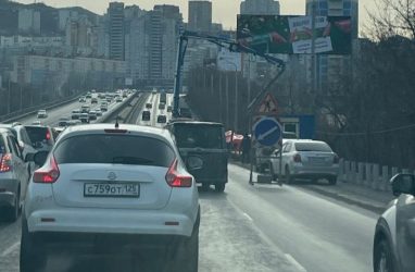 В мэрии Владивостока прокомментировали пробку на Некрасовском путепроводе