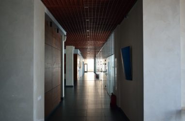 Съезжать, нельзя остаться: как определить, когда компании пора сменить офис?