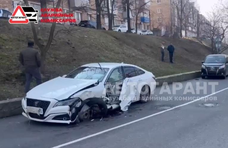 Во Владивостоке автомобилистка выехала на «встречку» и устроила массовое ДТП