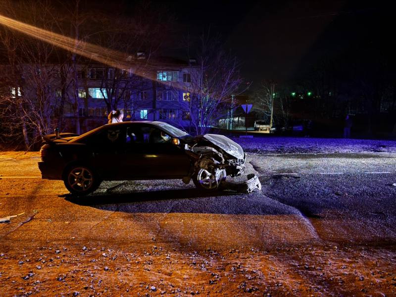 В Приморье молодой мужчина погиб в ДТП с переворотом — фото