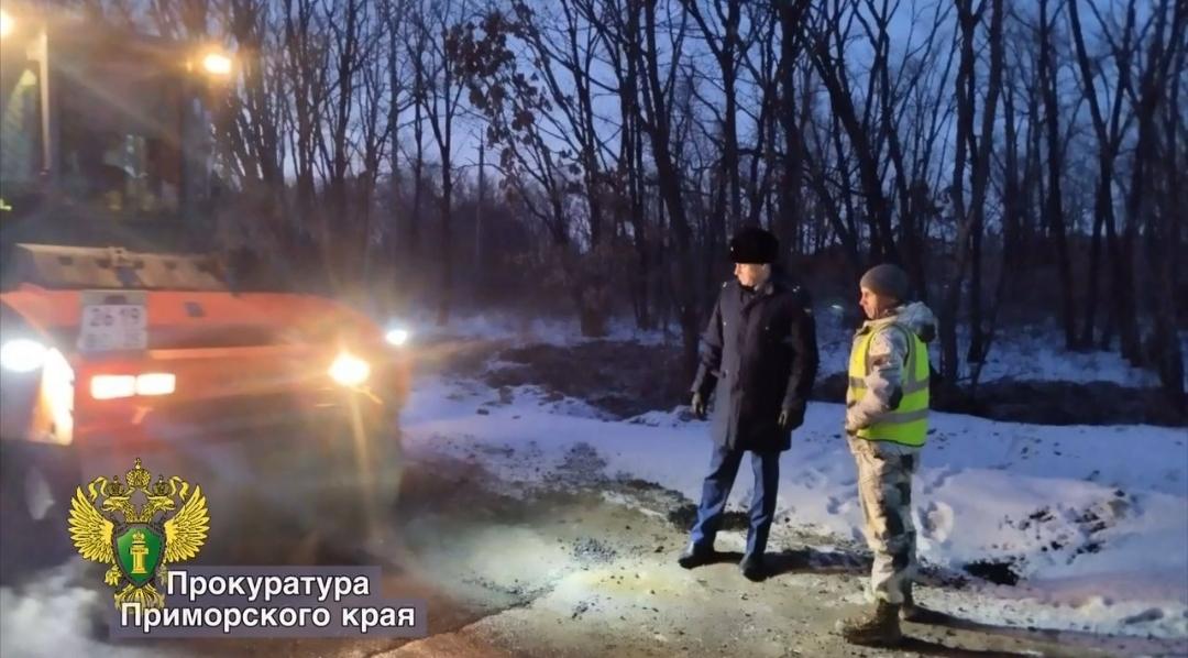 В Приморье проведут прокурорскую проверку по факту укладки асфальта в -9