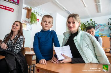 В Приморье с 1 января 2026 года увеличили выплаты для семей с детьми