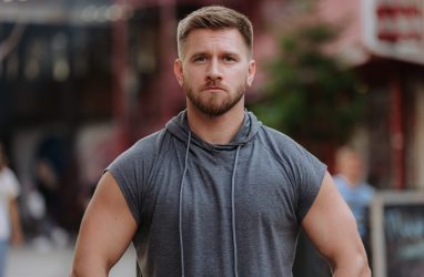 Актёр из Владивостока Михаил Кремер снялся в новом сериале «Остаться друзьями»