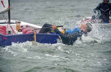 Во Владивостоке юные яхтсмены соревновались при ветре до 24 узлов