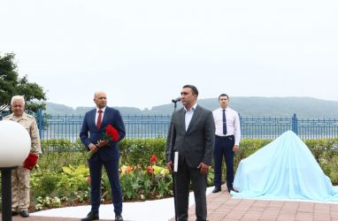 В Находке депутаты решили премировать мэра Магинского