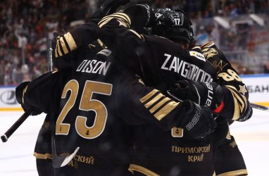 Хоккеисты «Адмирала» выиграли у «Амура» со счётом 4:1