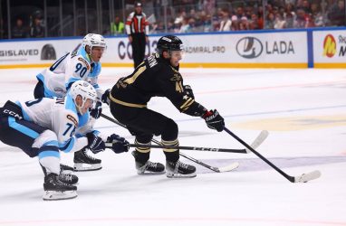 Хоккеисты «Адмирала» проиграли «Трактору» со счётом 1:3