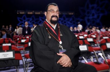 «Очень хорошо»: Сигал оценил речь Путина на пленарном заседании ВЭФ-2025