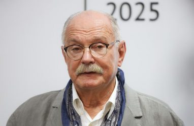 Михалков во Владивостоке рассказал о возможности снять фильм об опасности ИИ