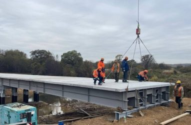 Новый мост между Корсаковкой и Яконовкой в Приморье готов на 80%