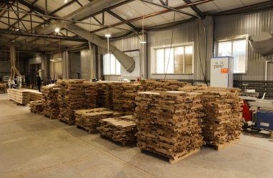 Лесозаводский ЛПК возобновил работу после катастрофического пожара в 2023 году