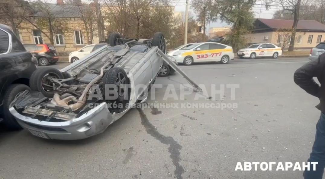 В Приморье пьяная бесправница попала в ДТП с опрокидыванием машины на крышу