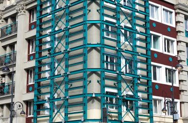 В центре Владивостока отремонтировали фасад здания 1918 года постройки