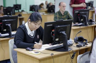 Около 170 тысяч рублей в месяц предлагают программистам во Владивостоке