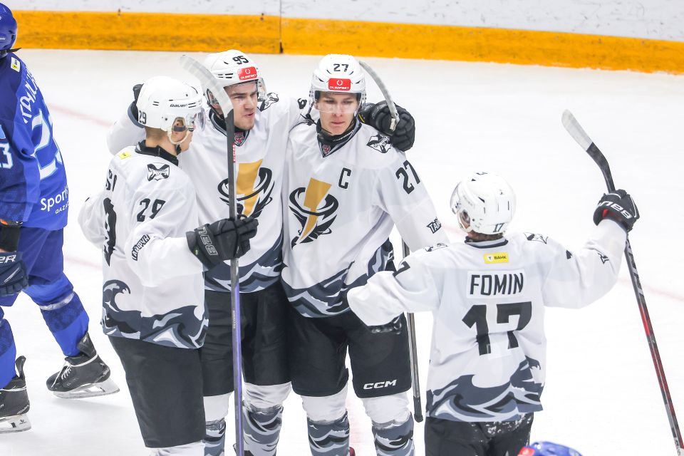 «Тайфун» вырывает победу у «Снежных Барсов» в напряженном выездном матче