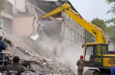 В здании колледжа во Владивостоке начали разбирать завалы после обрушения