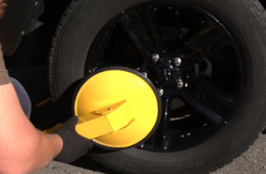 Во Владивостоке тестируют блокираторы колёс нарушителей правил парковки